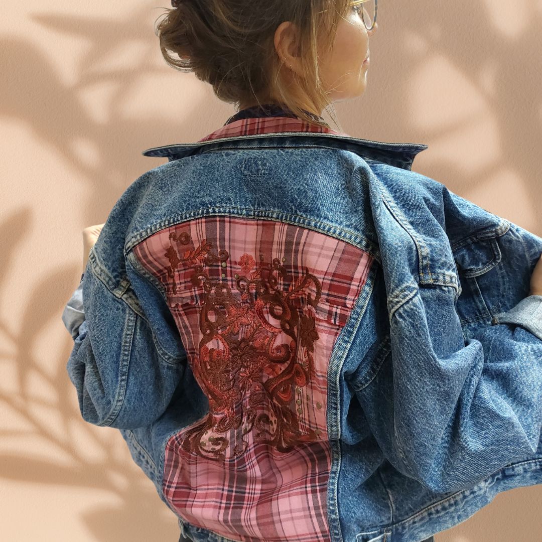Veste en jean oversize customisée